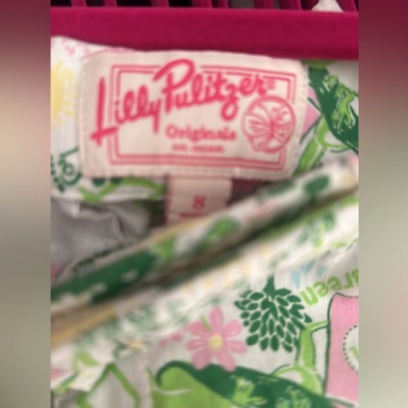 Lilly Pulitzer Queen Of Green Walsh shorts - Picture 2 of 2